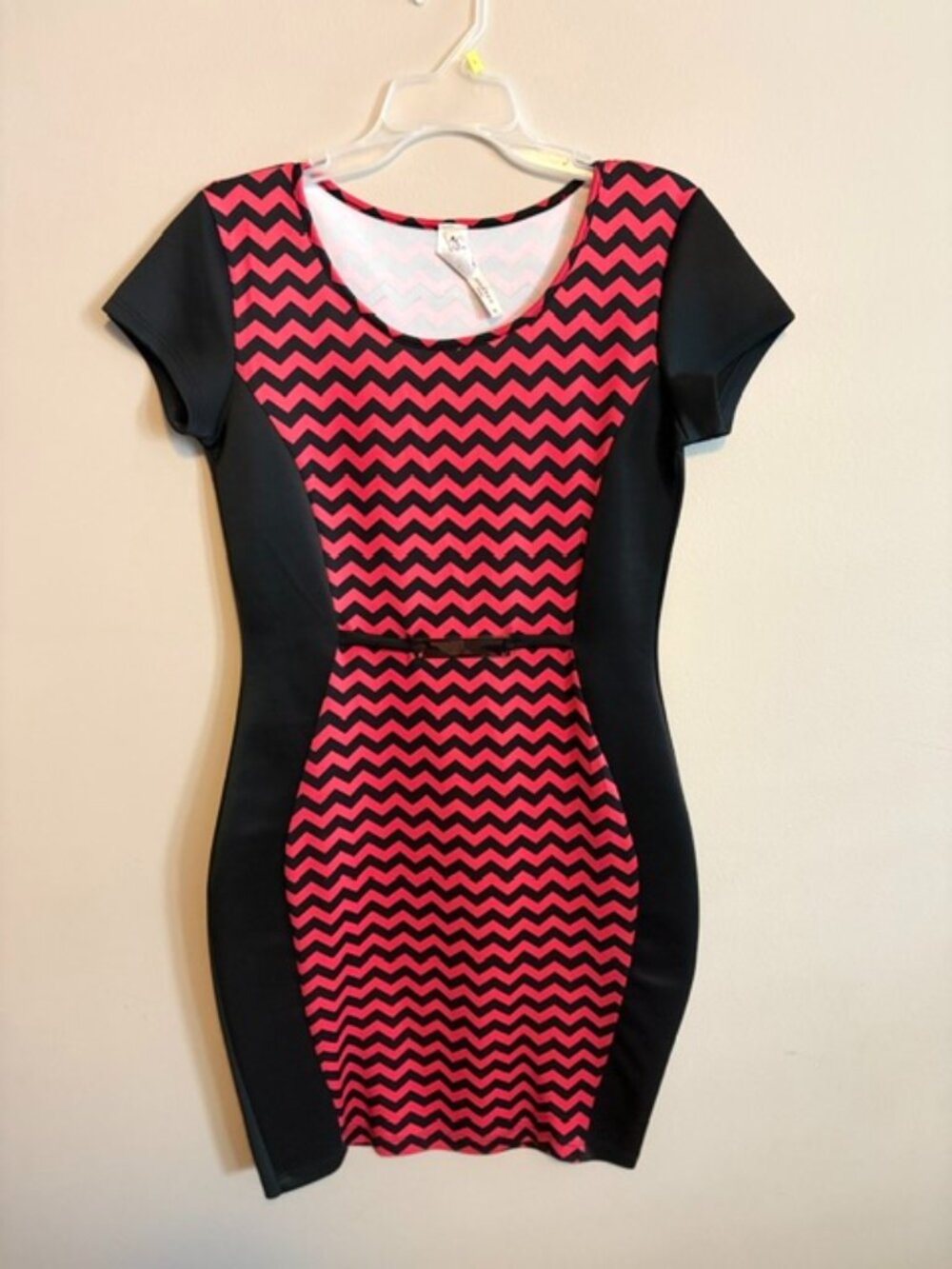 Andrea Missy – Red & Black Zigzag Panel Dress